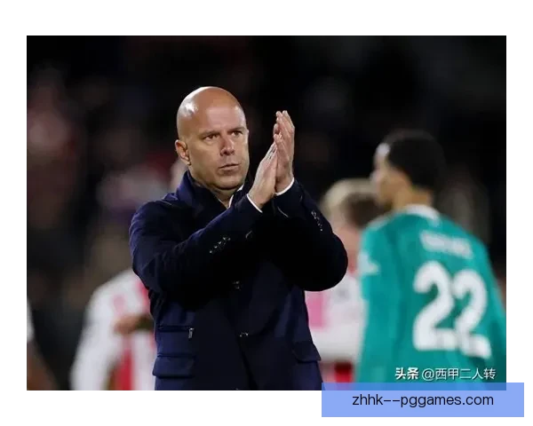 利物浦主帅斯洛特亲赴荷兰亲眼考察天才中卫比赛表现