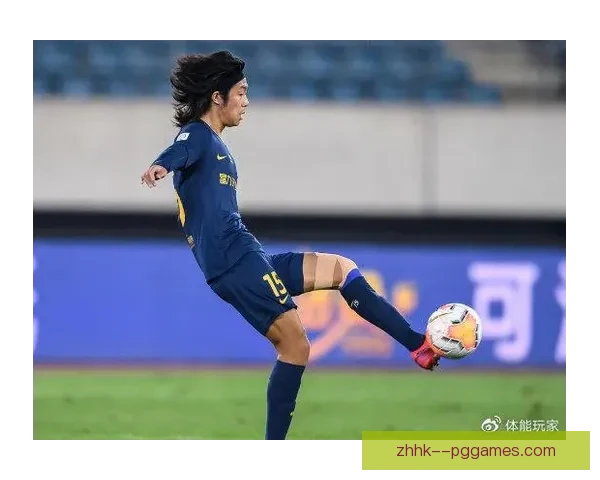 沃尔伊切克什琴斯尼与尤文解约后宣布退役却火线复出加盟巴萨震惊球迷